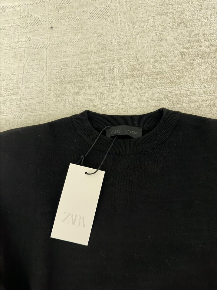 Zara Siyah Bisiklet Yaka Rahat Sweatshirt — görsel 2/7