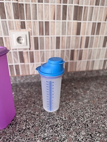 Tupperware shake