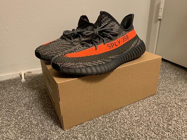 Adidas Yeezy Carbon Beluga