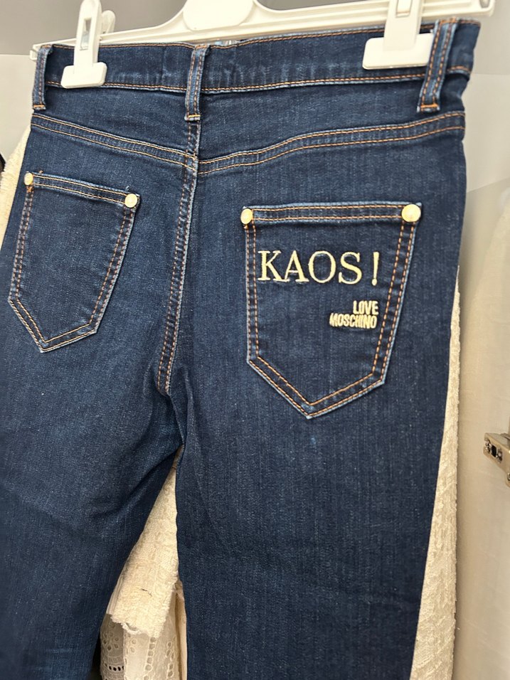 Koyu Mavi Dar Kesim Denim Jean — görsel 3/4