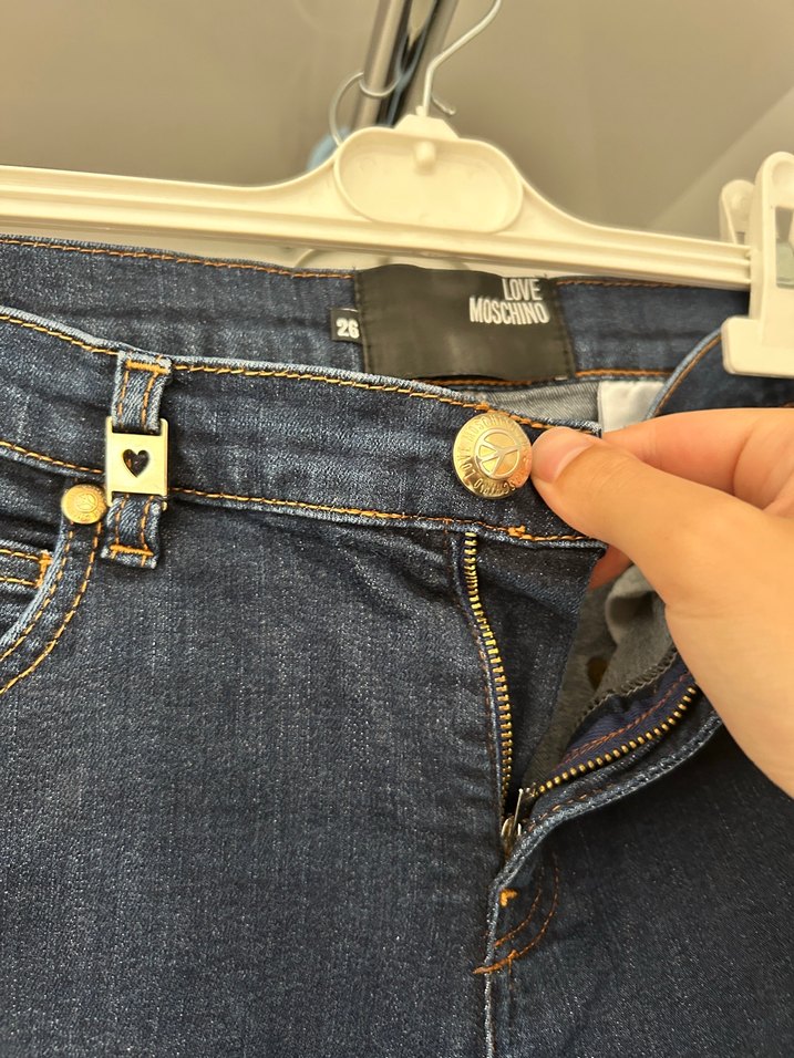 Koyu Mavi Dar Kesim Denim Jean — görsel 2/4