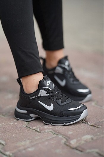 Nike Kadın Spor Ayakkabı