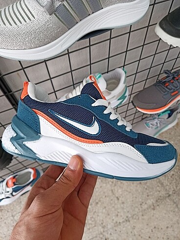 ????Nike Kadın  Spor Ayakkabı