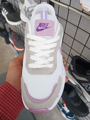 ????Nike Kadın  Spor Ayakkabı