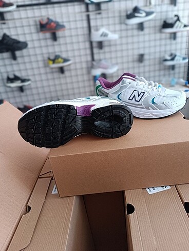 37 Beden New Balance Kadın Spor Ayakkabı