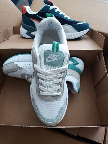 Nike ????Nike Kadın Spor Ayakkabı