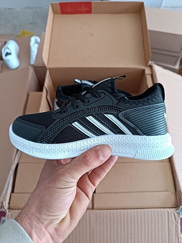 35 Beden siyah Renk Adidas Çocuk Spor Ayakkabı