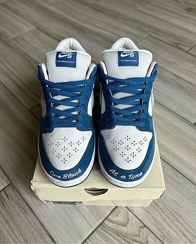 37 Beden Nike SB Dunk Low Born X Raised