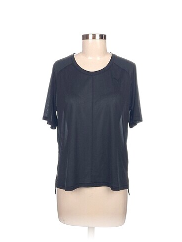 Puma T-shirt %70 İndirimli.