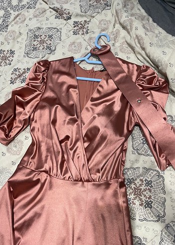 Abiye Uzun Parlak Pembe V Yakalı Drapeli Abiye Elbise