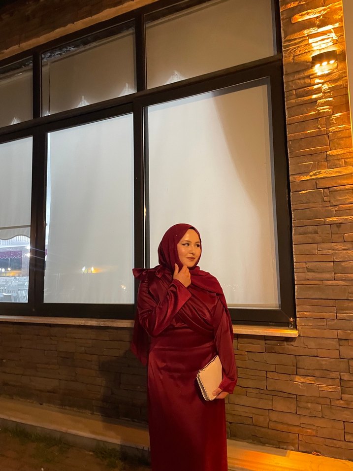 Bordo Saten Kadın Şal - Görsel 3