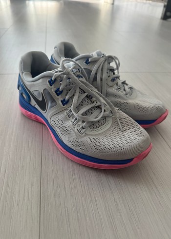 Nike Gri Kadın Spor Ayakkabı