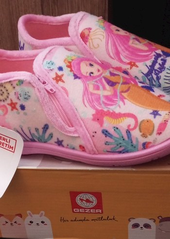 Kız Çocukları için Renkli Denizkızı Desenli Sıcak Terlik - Görsel 2