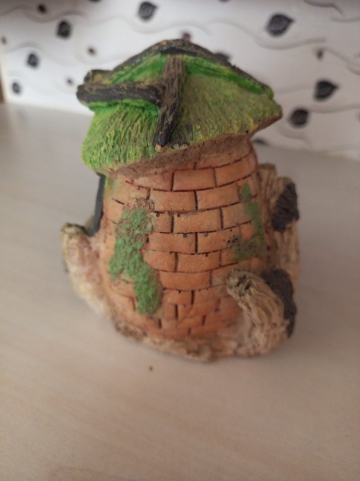 Yeşil Çatılı Dekoratif Minyatür Ev Figürü - Görsel 4