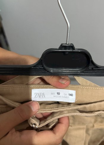 10 Yaş Beden Bej Pilili kız çocuk etek