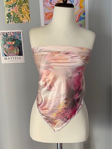 Straplez crop bandana