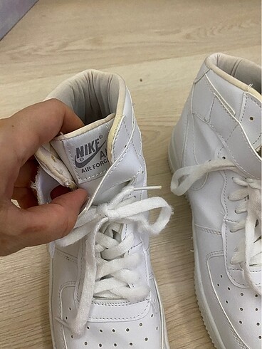 Nike 2 kez giyildi