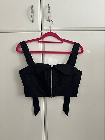 Twist crop