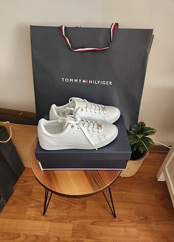 Tommy original yazlik 48 ve 39 numara