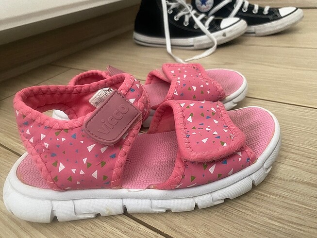 32 Beden VİCCO 32-33 NUMARA ÇİFT CIRTLI SANDALET