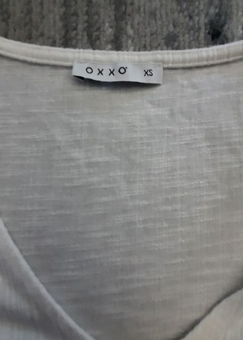 oxxo V Yaka Beyaz Kısa Kollu kadın Tişörtü