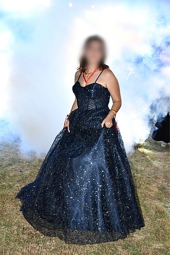 Nişan elbisesi