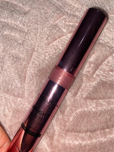 Revolution Revolution highlighter