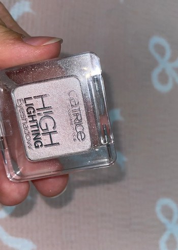 Catrice Sedefli Tekli göz farı - Görsel 2