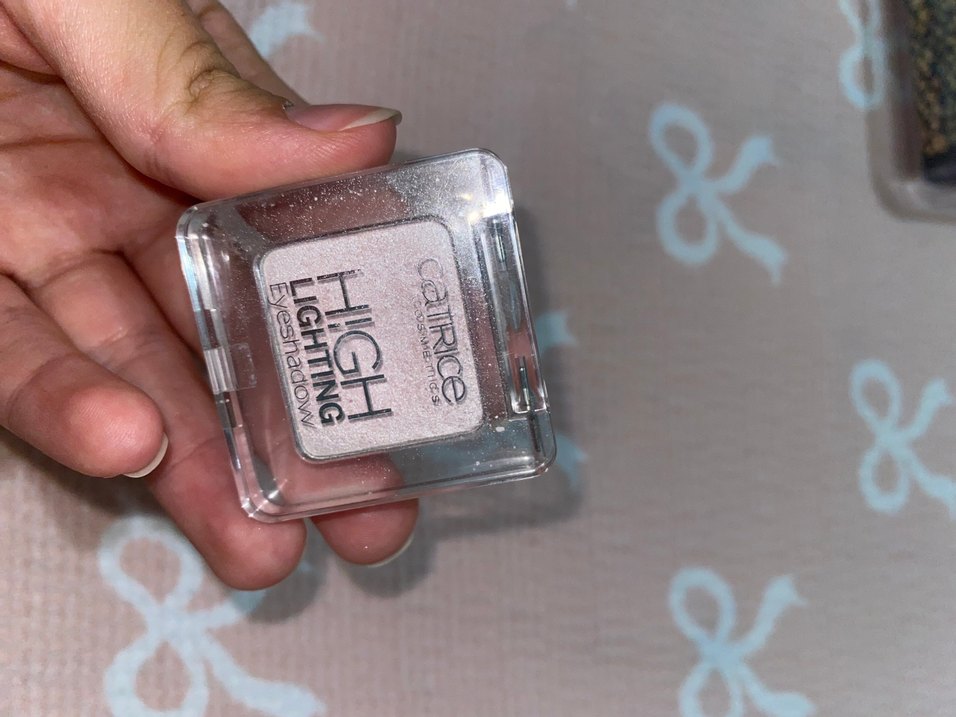 Catrice Sedefli Tekli göz farı - Görsel 2