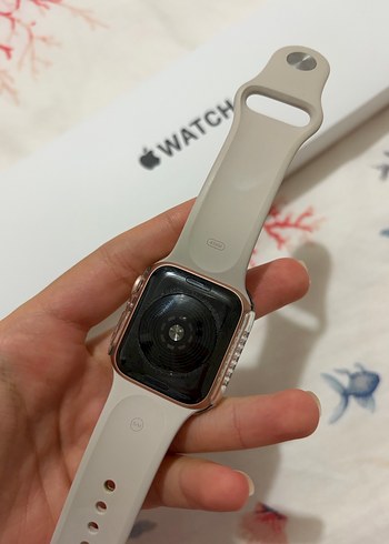 Apple Watch se gps 40 mm starlight sport band - Görsel 4