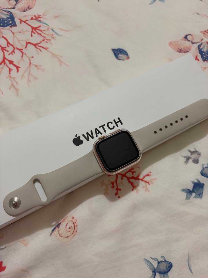 Apple Watch se gps 40 mm starlight sport band - Görsel 2