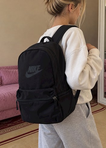 Nike Siyah Sade Sirt Cantasi