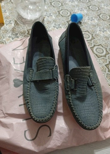 Gri Yılan Desenli Tokalı Erkek Loafer