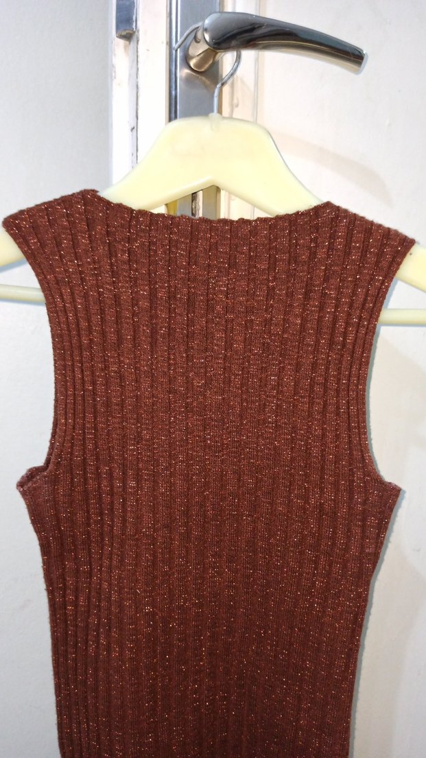 Kahverengi Parlak Balıkçı Yaka Örgü Kolsuz Kazak - Görsel 2