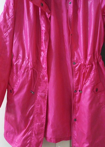 Düğmeli Parlak Pembe Midi Yağmurluk L beden - Görsel 2