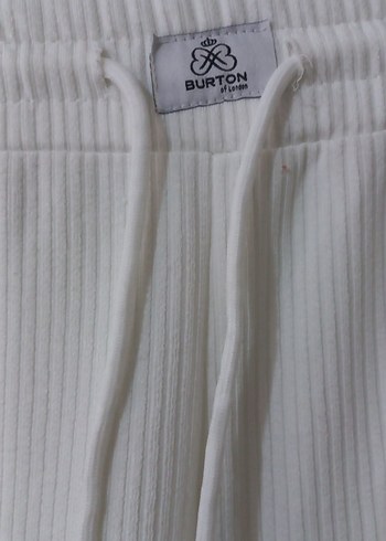 Beyaz Yarım Kollu arkası acik zincirli bayan eşofman Takimi - Görsel 4