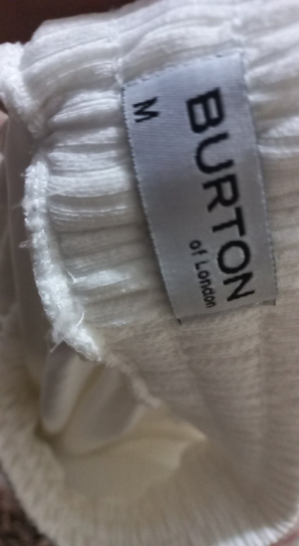 Beyaz Yarım Kollu arkası acik zincirli bayan eşofman Takimi - Görsel 5