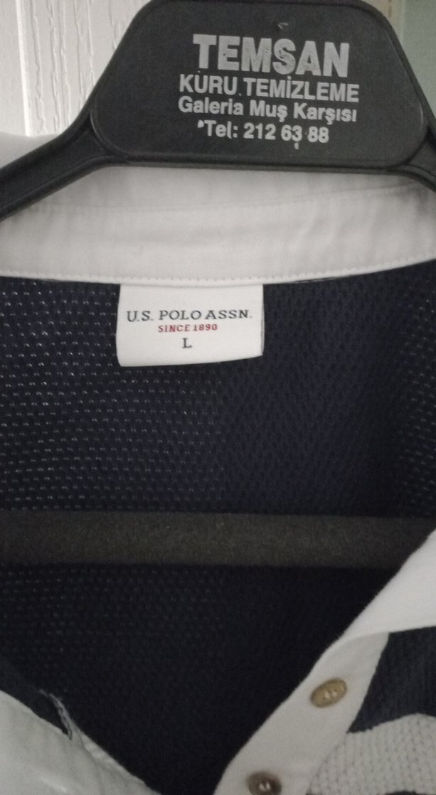 Beyaz Lacivert Polo Yaka Tişört alttan buzgülü L beden - Görsel 3