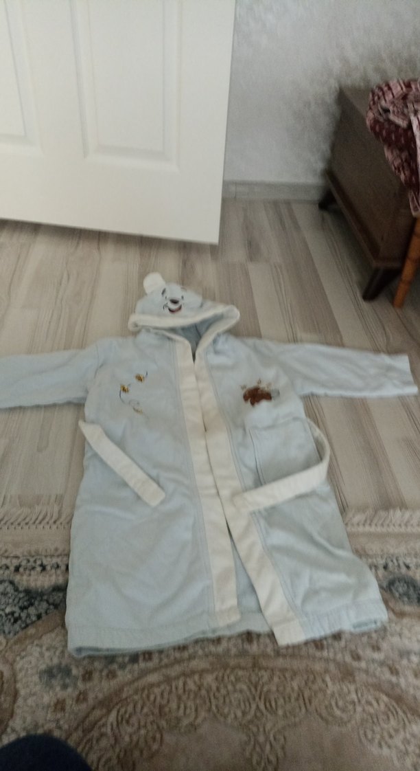 Kapüşonlu Erkek Çocuk Beyaz Nakışlı Bornoz - Görsel 3