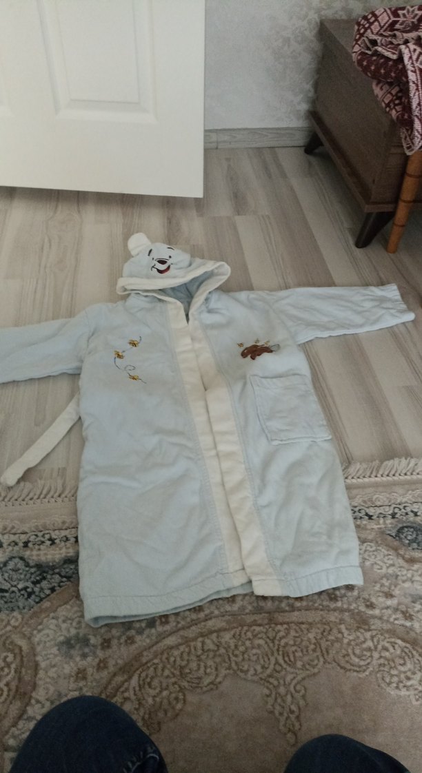 Kapüşonlu Erkek Çocuk Beyaz Nakışlı Bornoz - Görsel 2