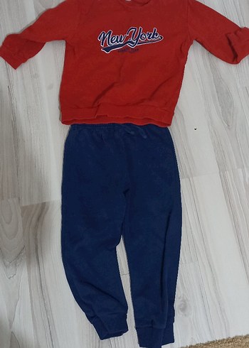 Kırmızı Sweatshirt ve Lacivert Pantolon Bebek Takımı - Görsel 2