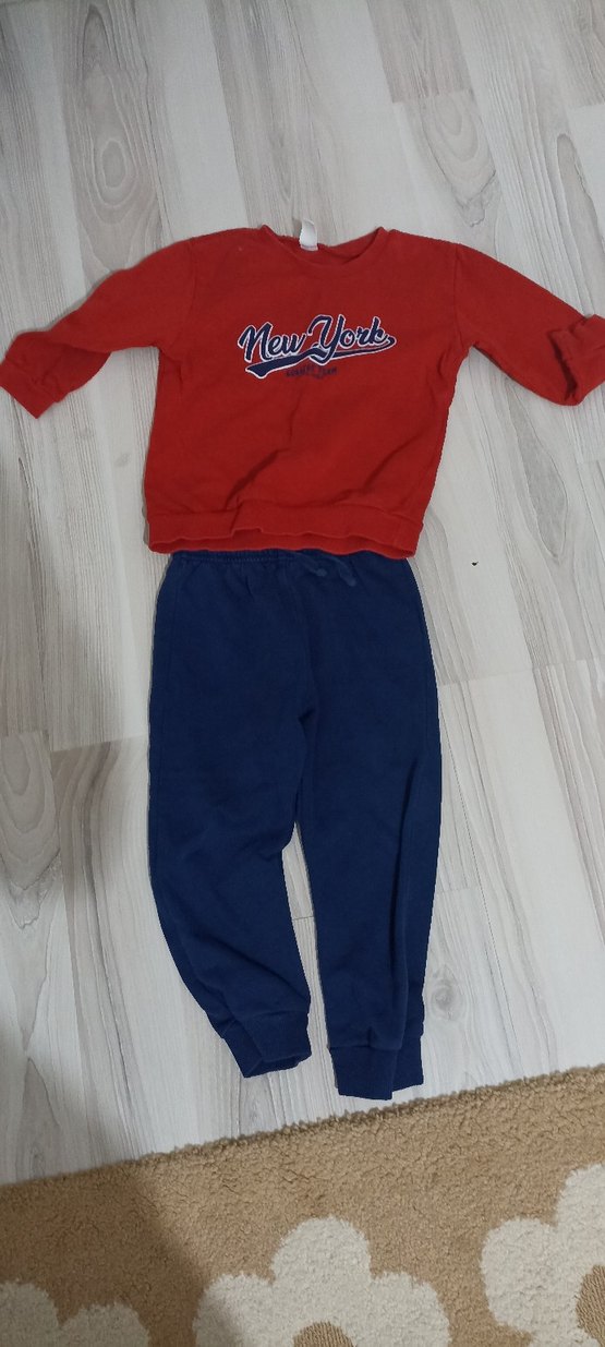 Kırmızı Sweatshirt ve Lacivert Pantolon Bebek Takımı - Görsel 2