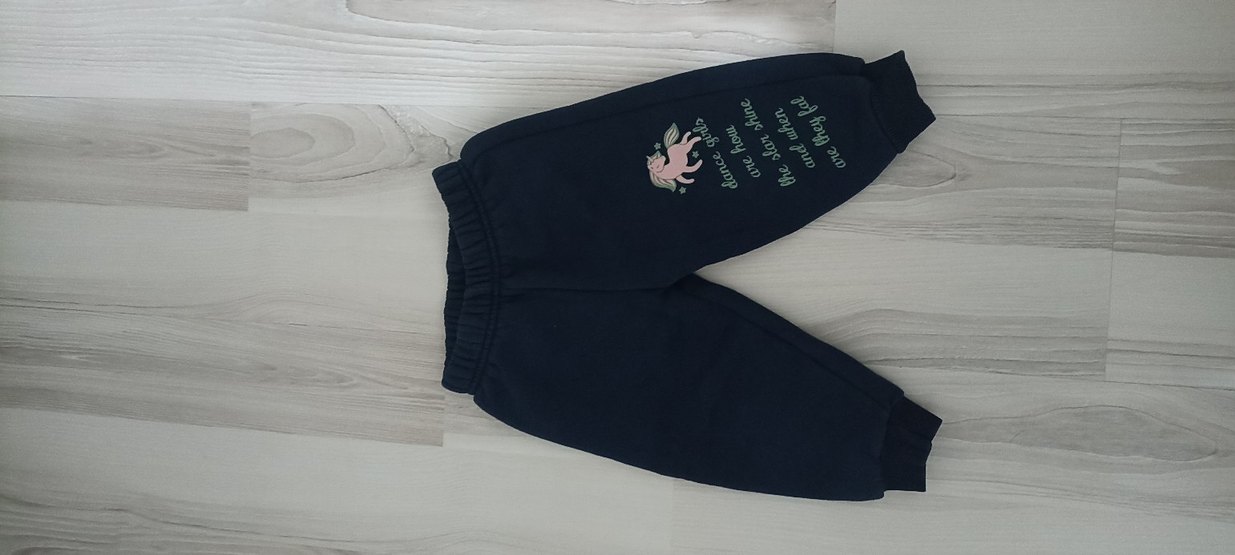 Kız Çocuk Yeşil Kapüşonlu Ceket alt esofmanıda vardır - Görsel 3