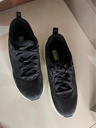 42 Beden skechers ayakkabı