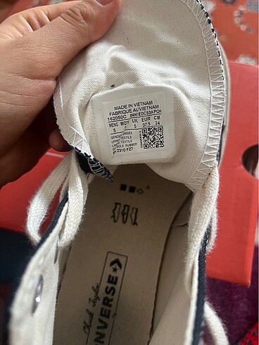 37,5 Beden siyah Renk Orijinal Converse