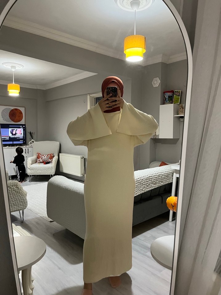 Beyaz Uzun Kollu Rahat Kesim Elbise - Görsel 2