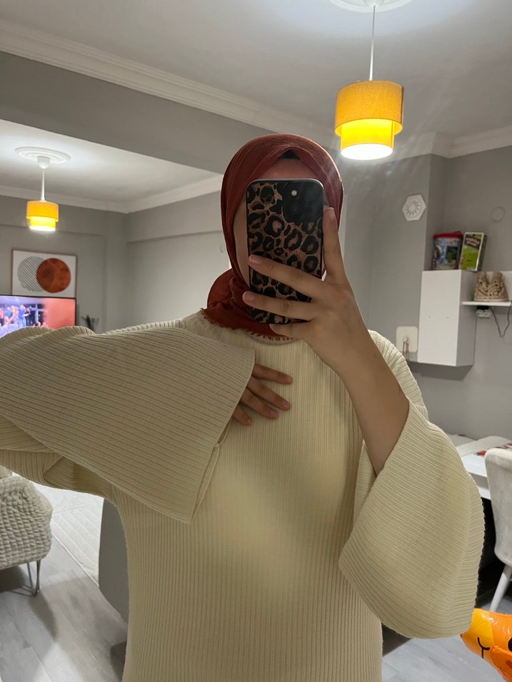 Beyaz Uzun Kollu Rahat Kesim Elbise - Görsel 3