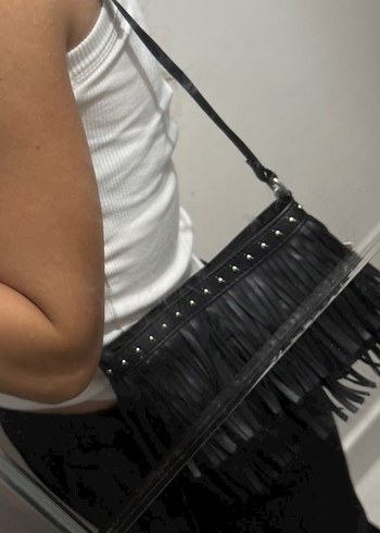 Zara Püsküllü Siyah Deri Kadın Çanta