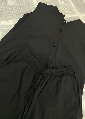 Siyah Kolsuz Mini Keten Tulum - Görsel 2