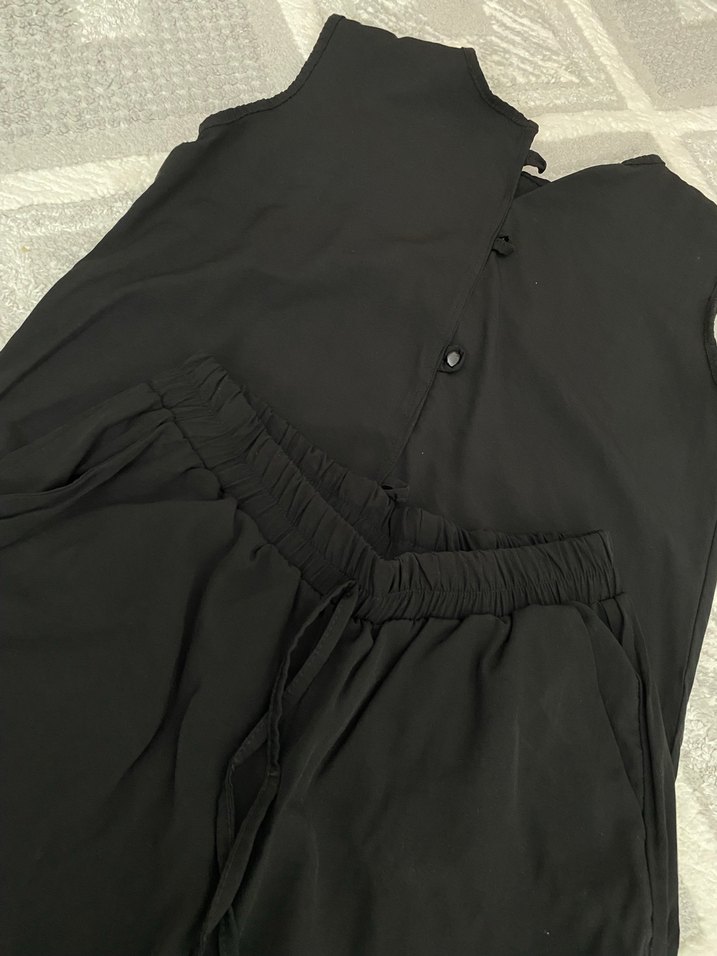 Siyah Kolsuz Mini Keten Tulum - Görsel 2